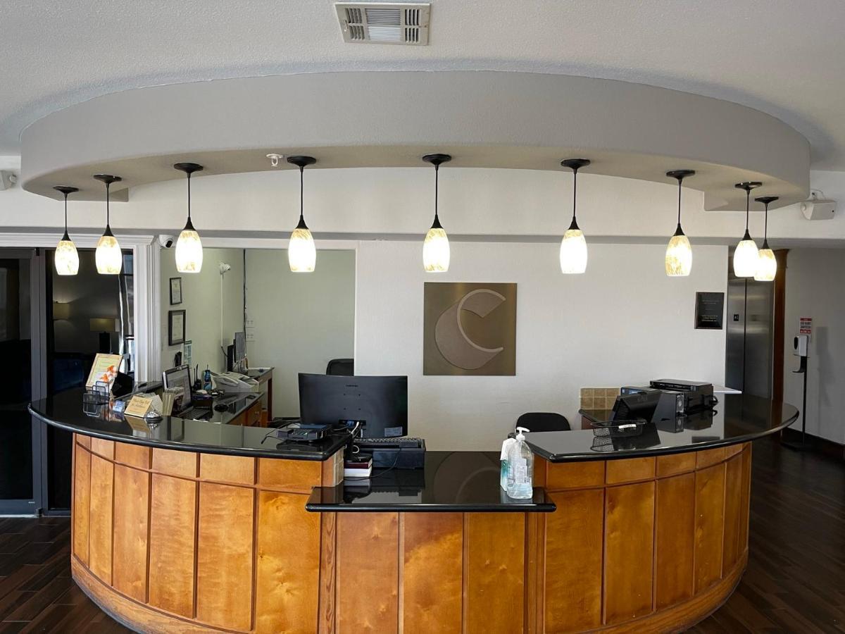 查尔斯湖康福特套房酒店 莱克查尔斯 外观 照片